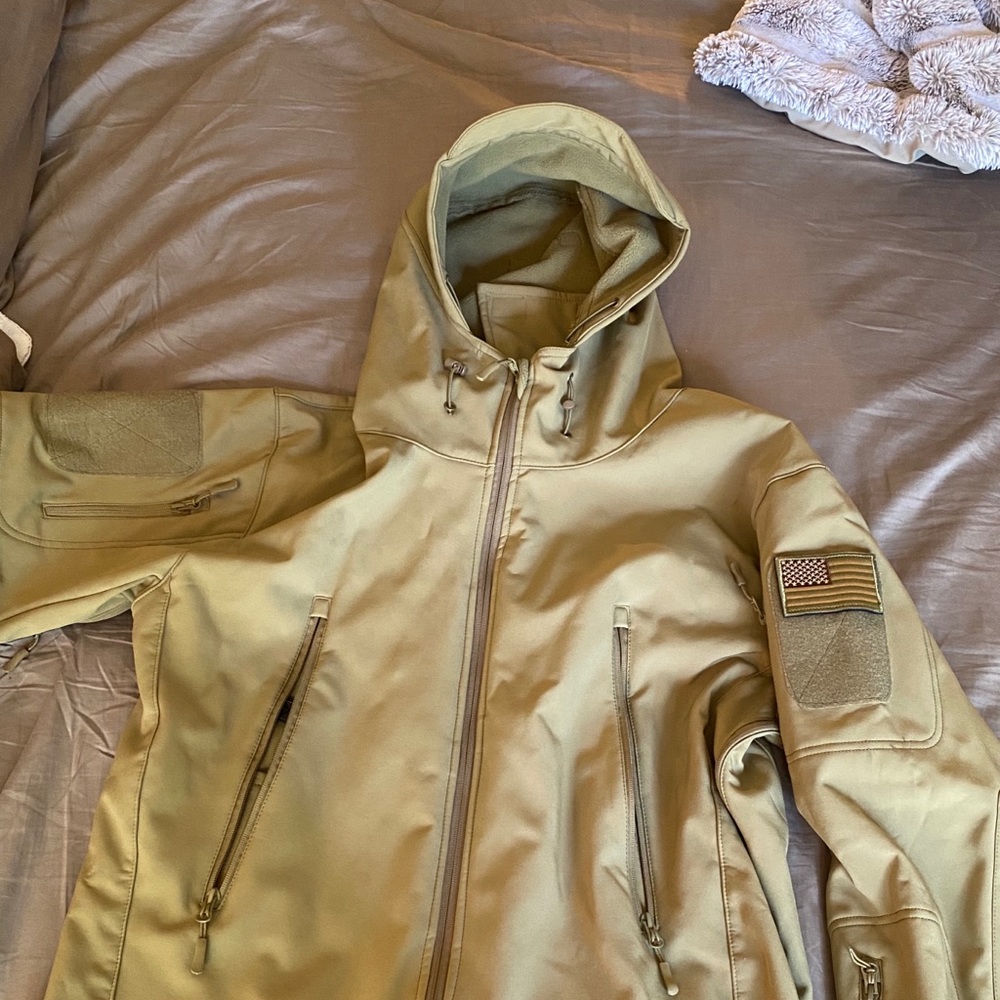 Men’s tactical lightweight waterproof jacket